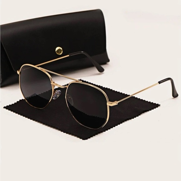 NEW Hexagon Metal Sunglasses w Brow Bar & Grey Lens OS - Picture 3 of 6